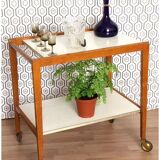 Service in wood and formica