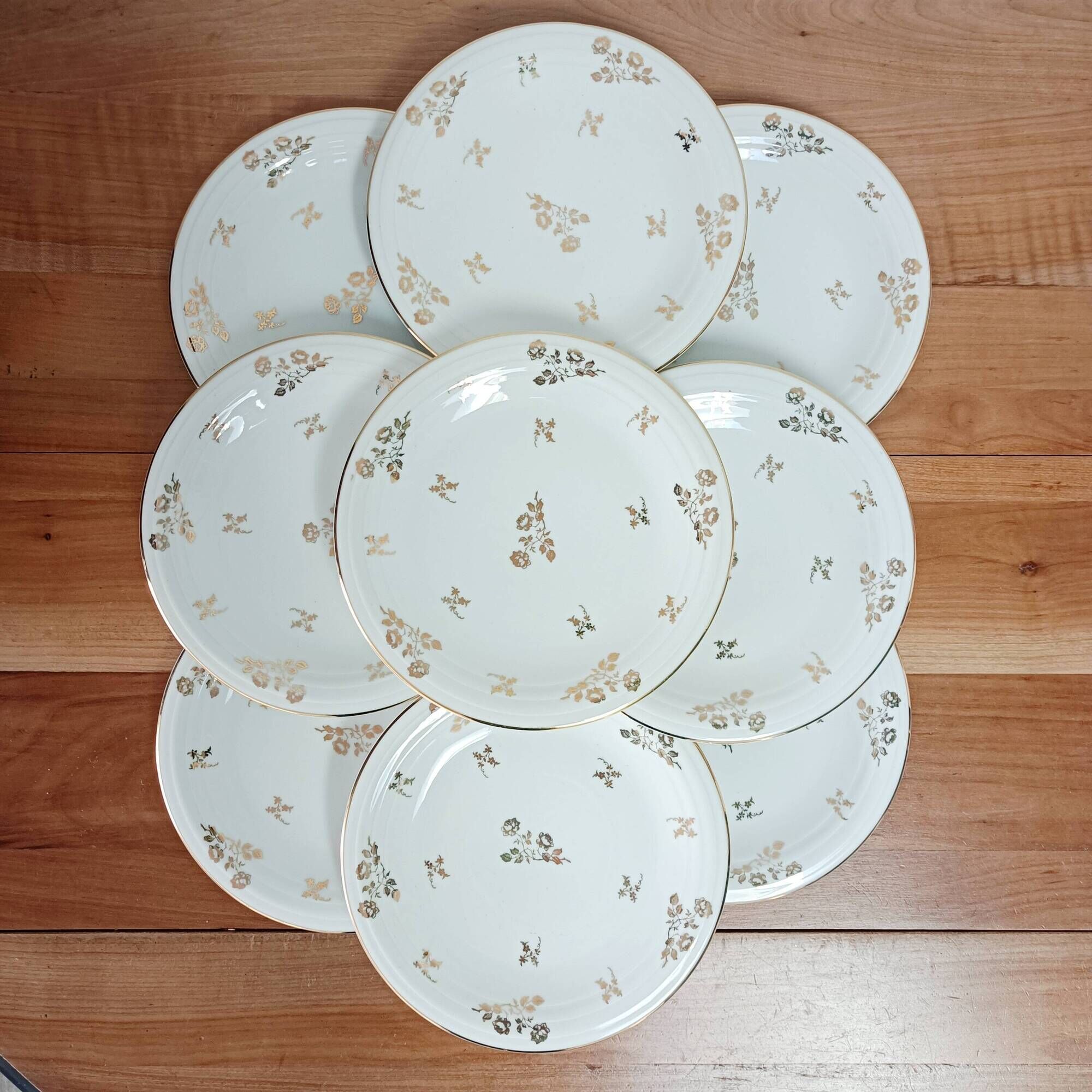 Set of 9 flat plates in Limoges porcelain, white and gold