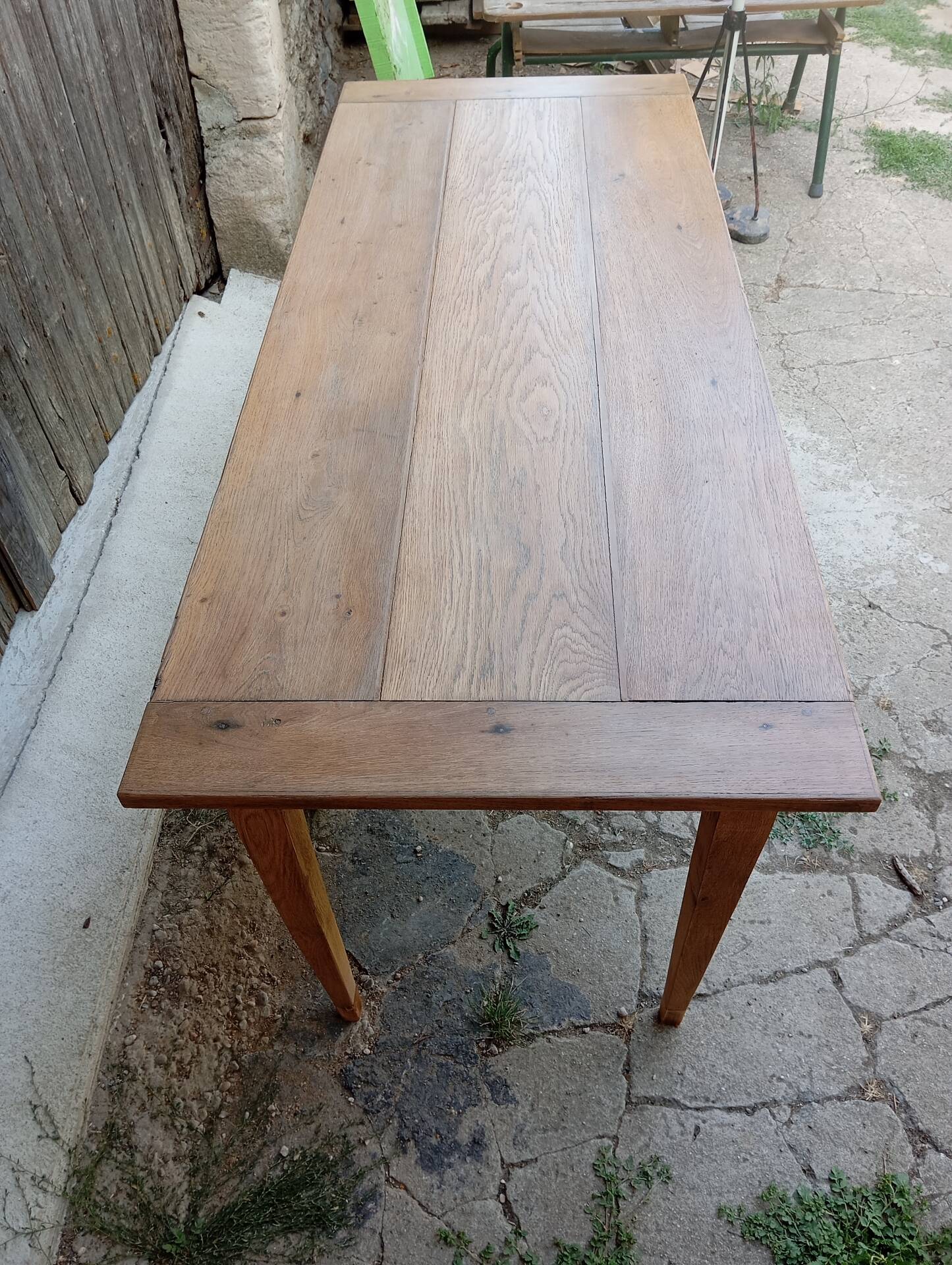 Farm table