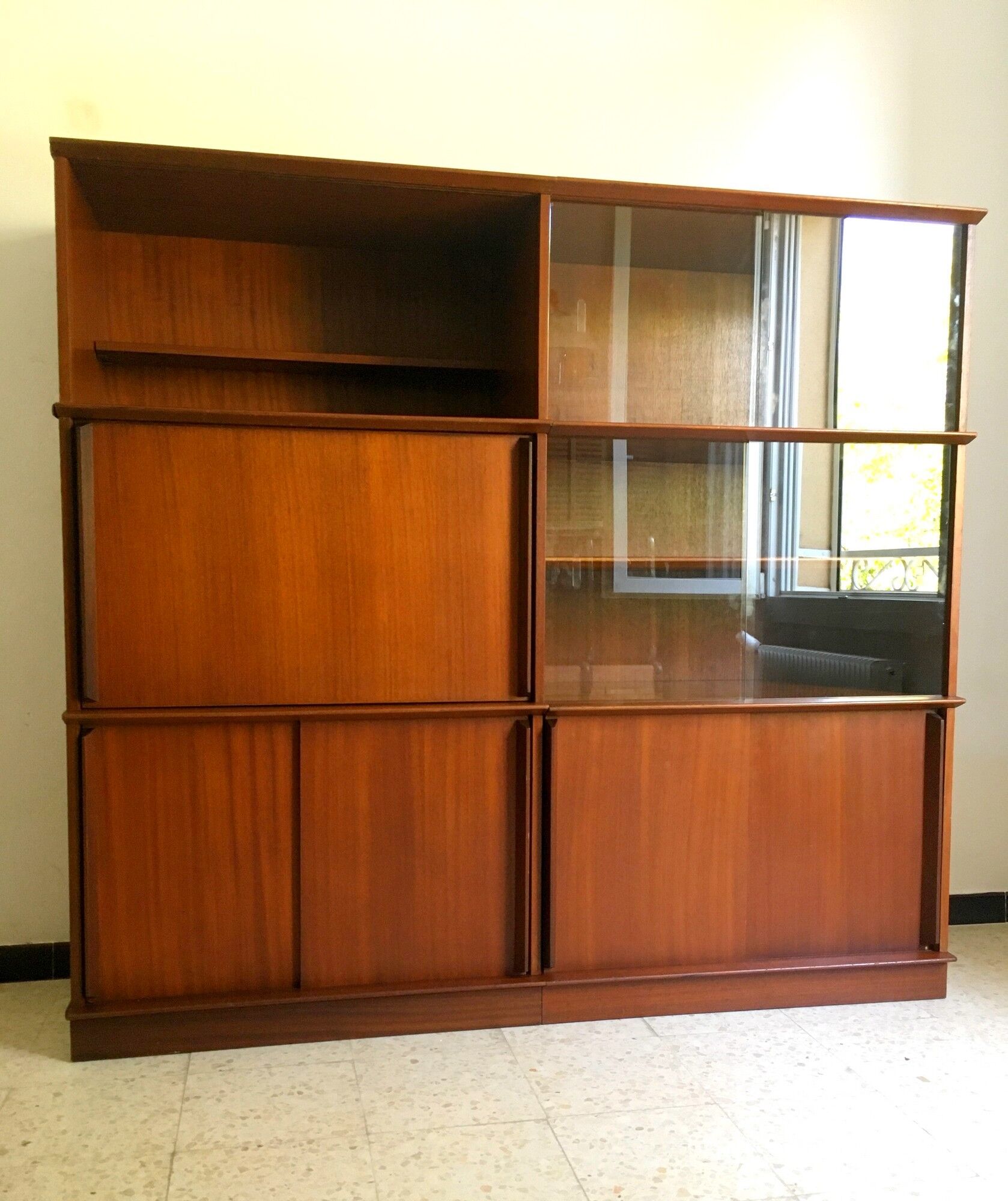 Vintage Oscar bookcase 60s