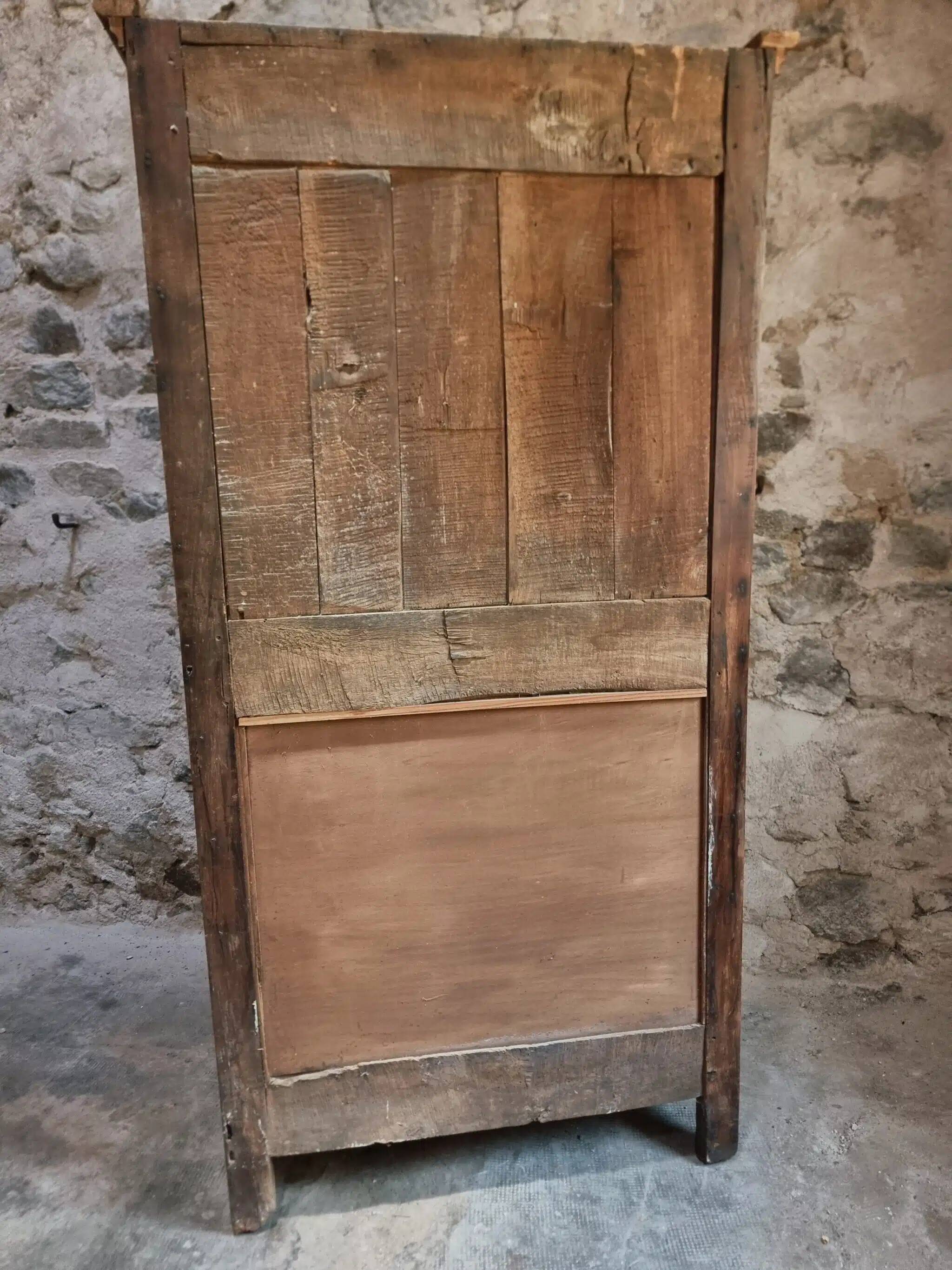 Armoire à linge, bonnetière ancienne en merisier français