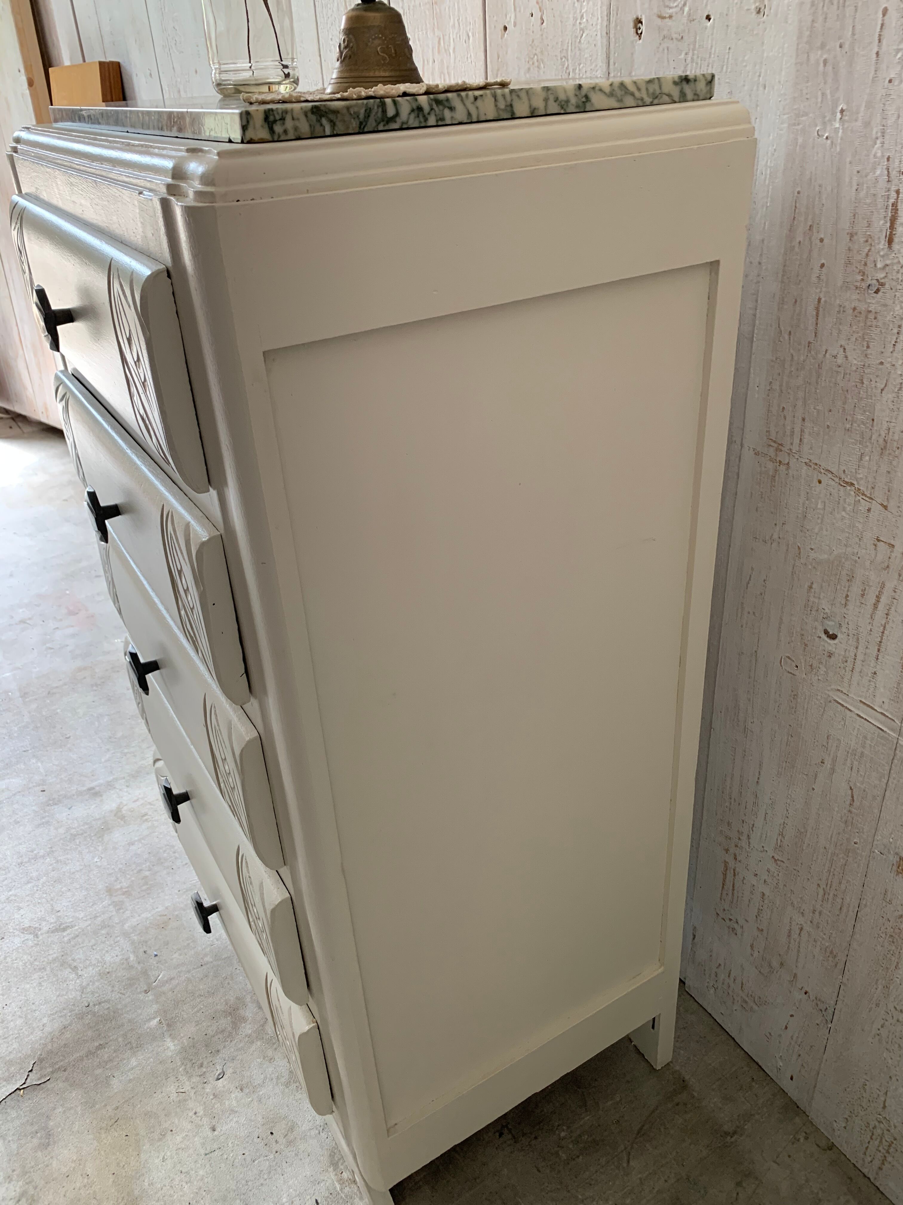 Art deco cloth maker