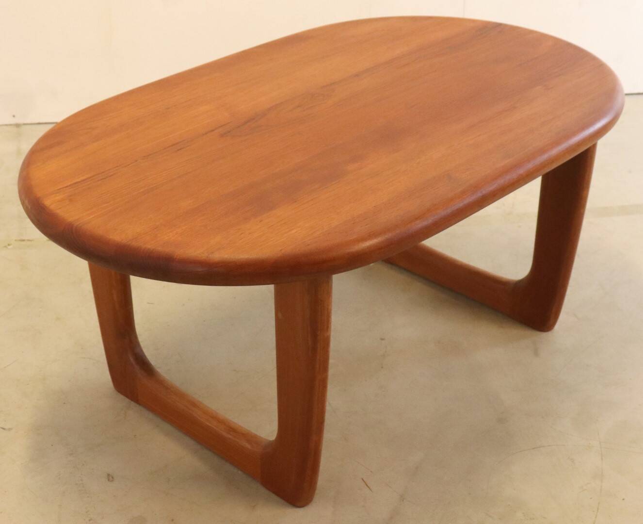 Table de salon design Niels Bach en teck deens 'Hansen'