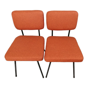 Paire de chaises C57