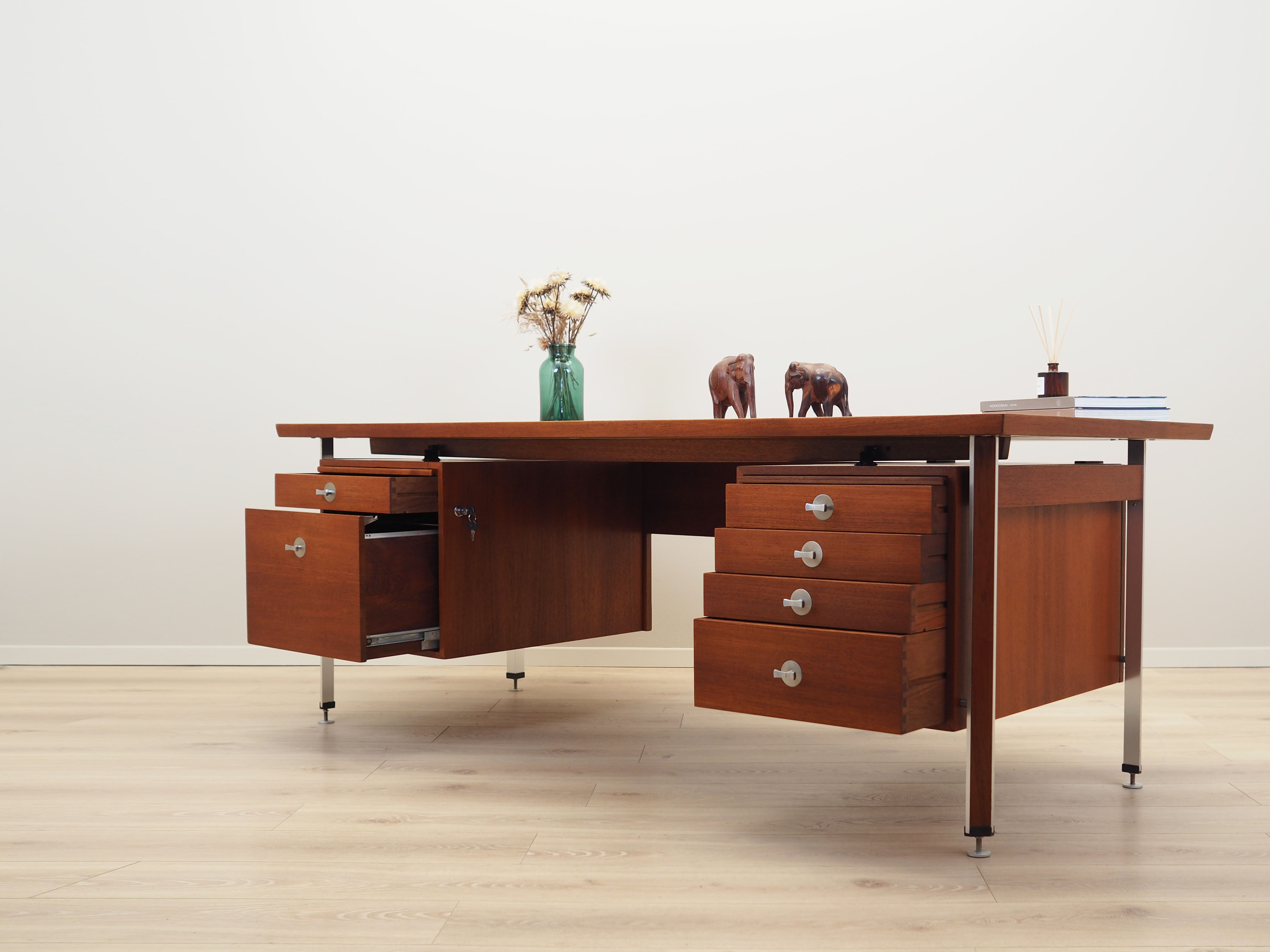 Teak desk, Danish design, 1970s, designer Finn Juhl, manufacturer France & Son