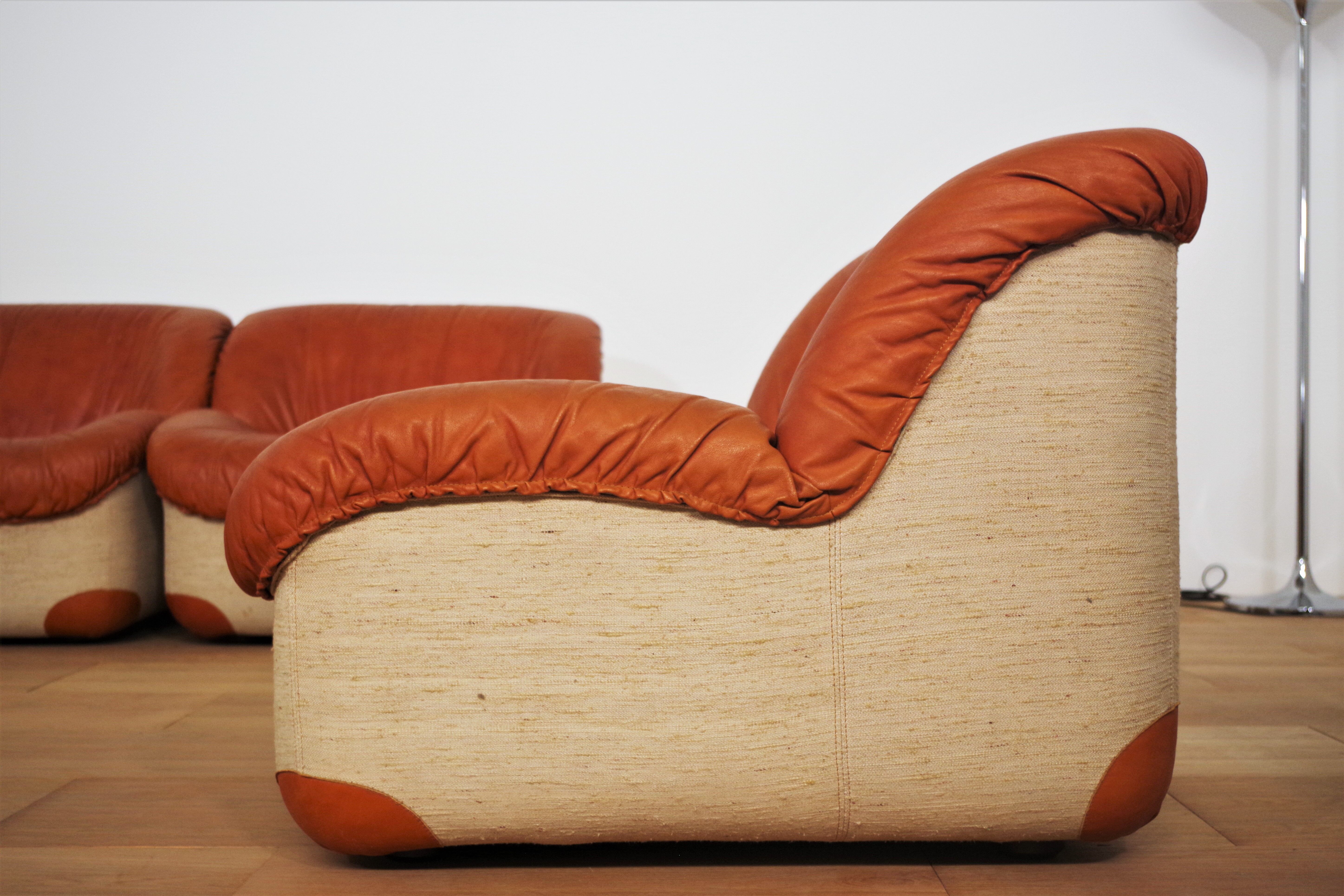 Swan armchairs, 1970s, set of 2