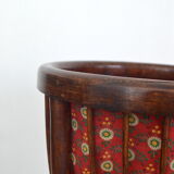 Rattan plant holder worker