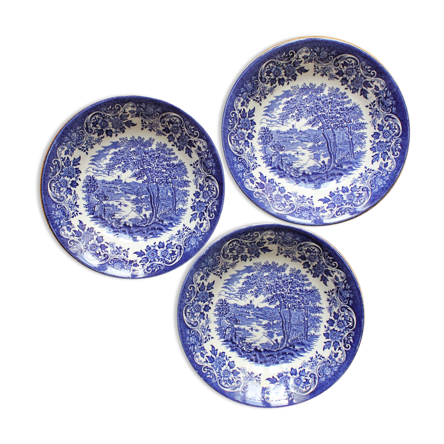 3 Broadhurst Staffordshire English earthenware calotte plates