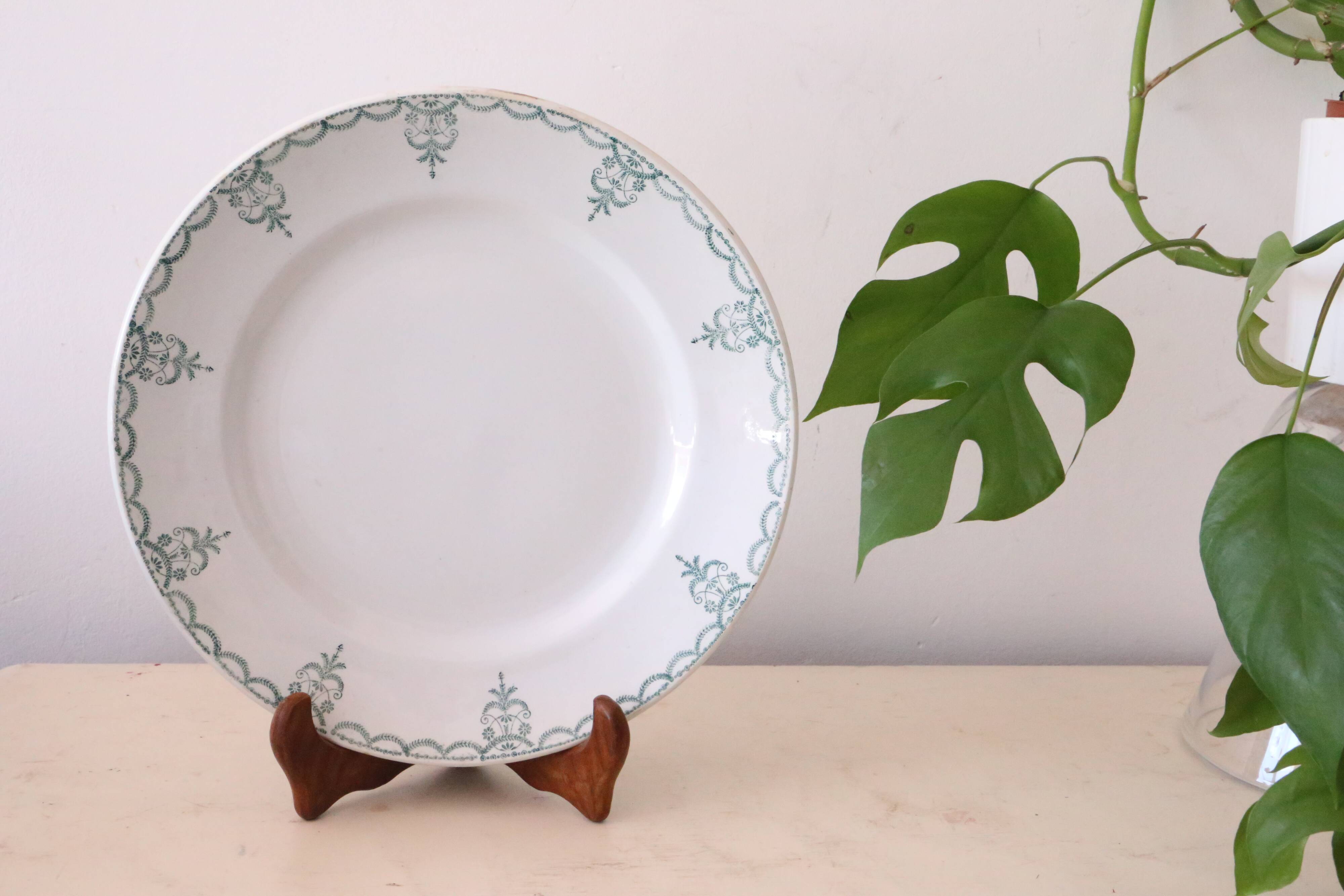 Iron earth dish, round, Moulin des Loups