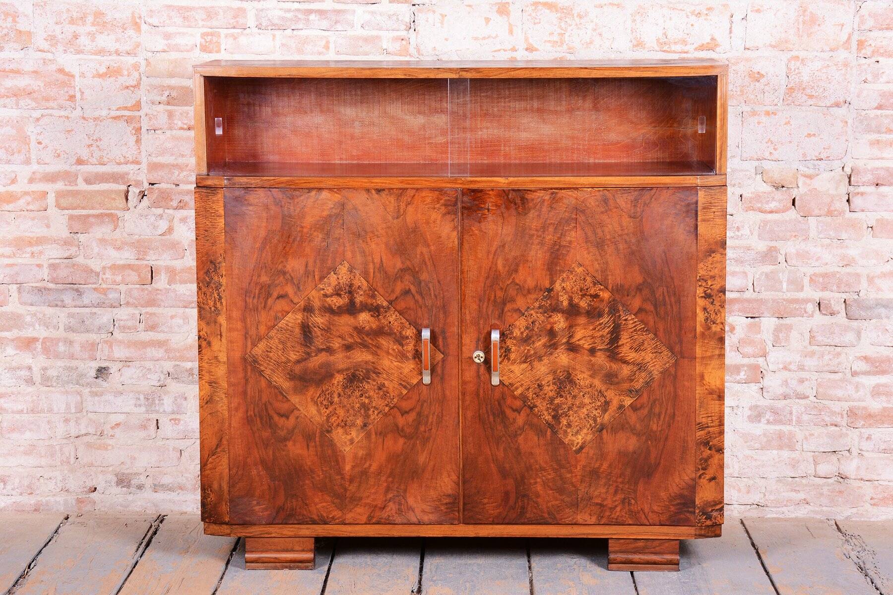 Ard Deco Commode in Walnut and Glass, Czech, 1920s