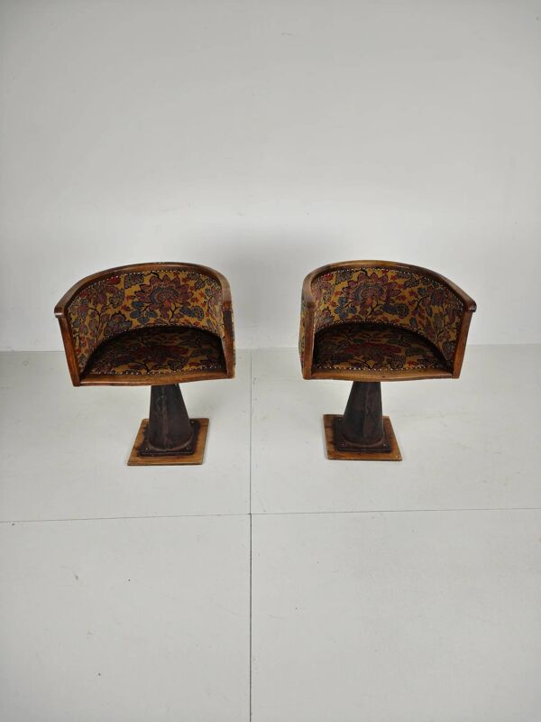 Chaises de bateau pivotantes uniques   Circa 1900–1920