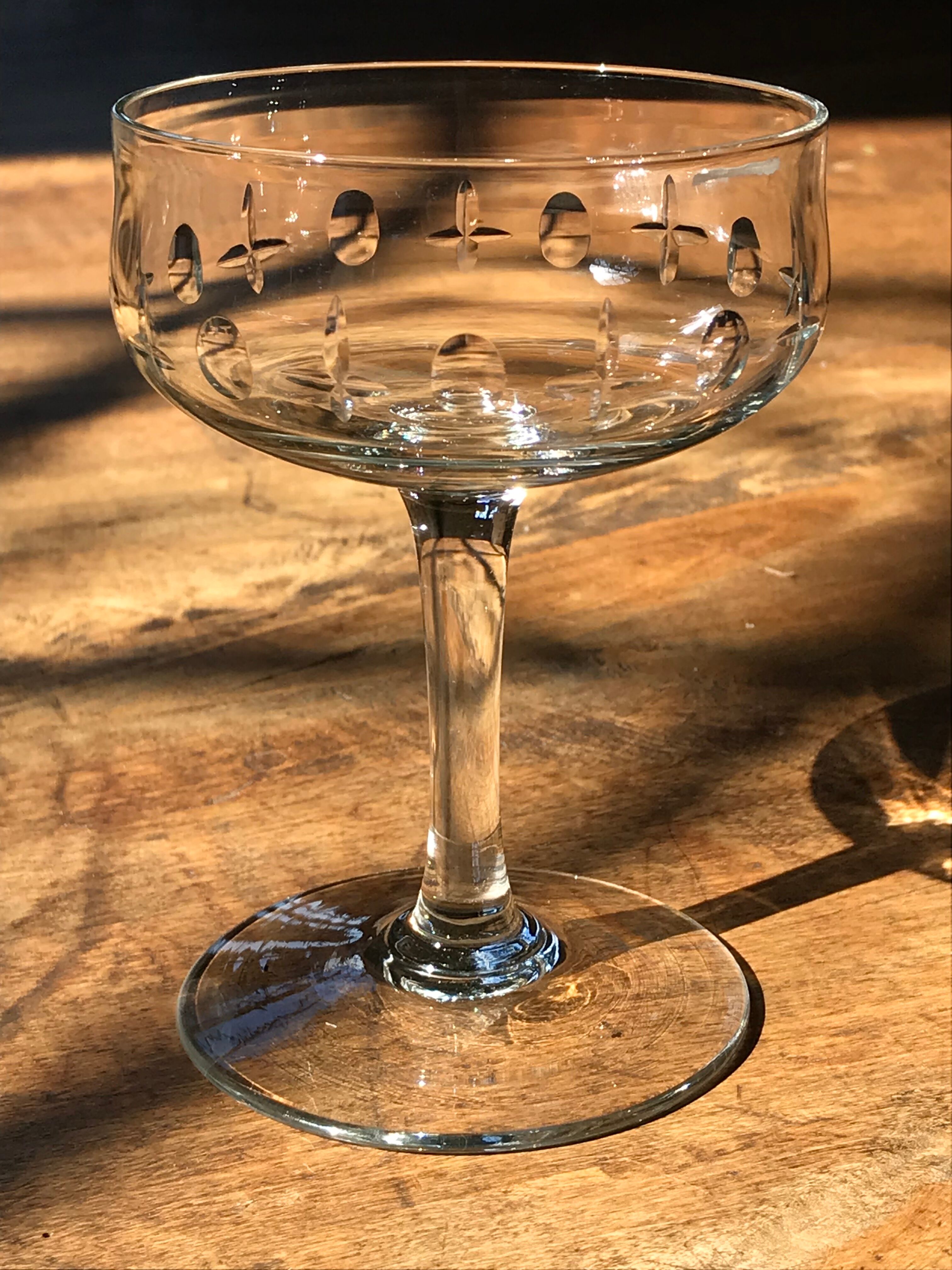 Lot of 7 glass of champagne engraved Crystal