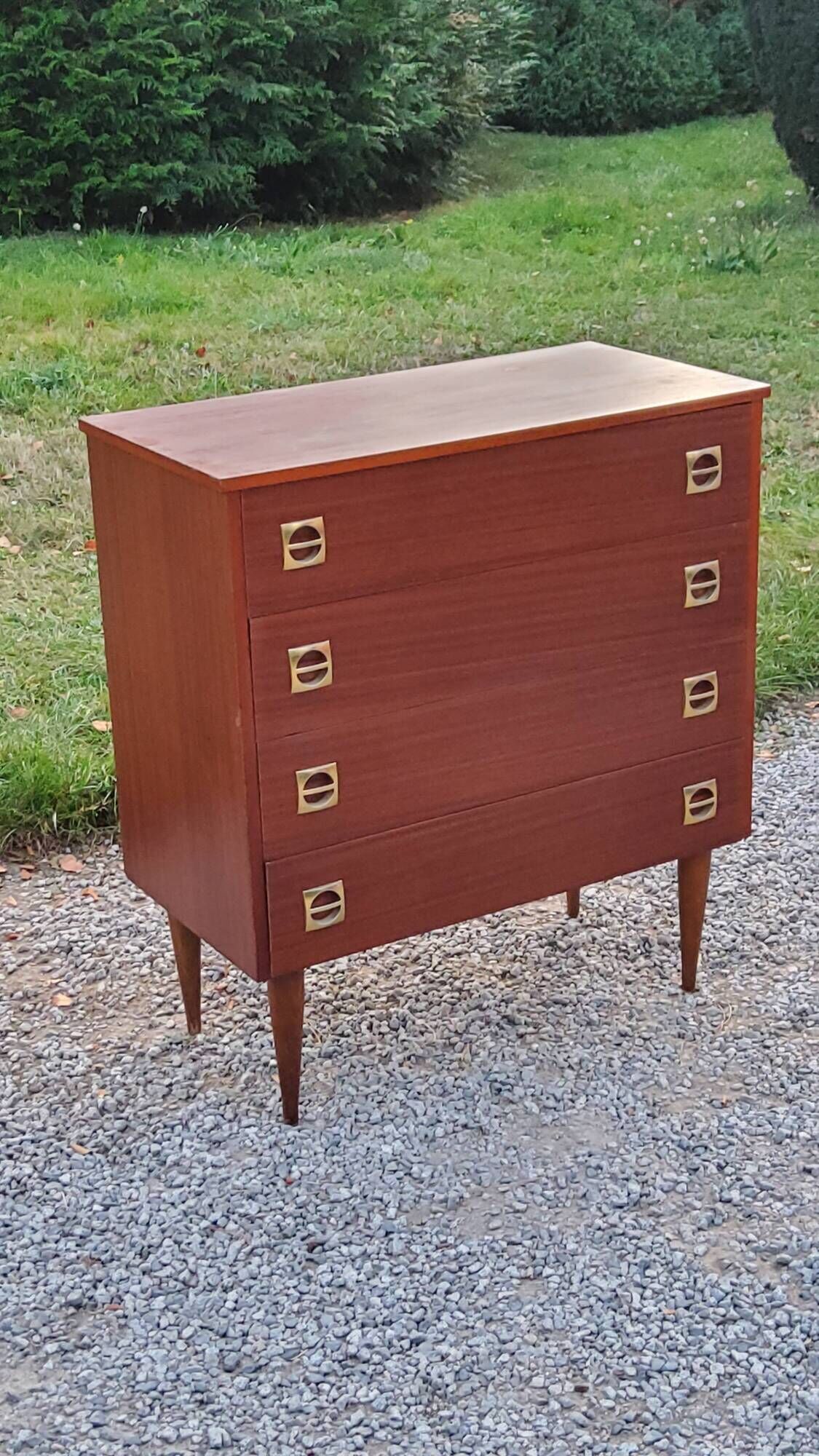 Vintage mahogany chest of drawers from the 60s conical feet 4 drawers