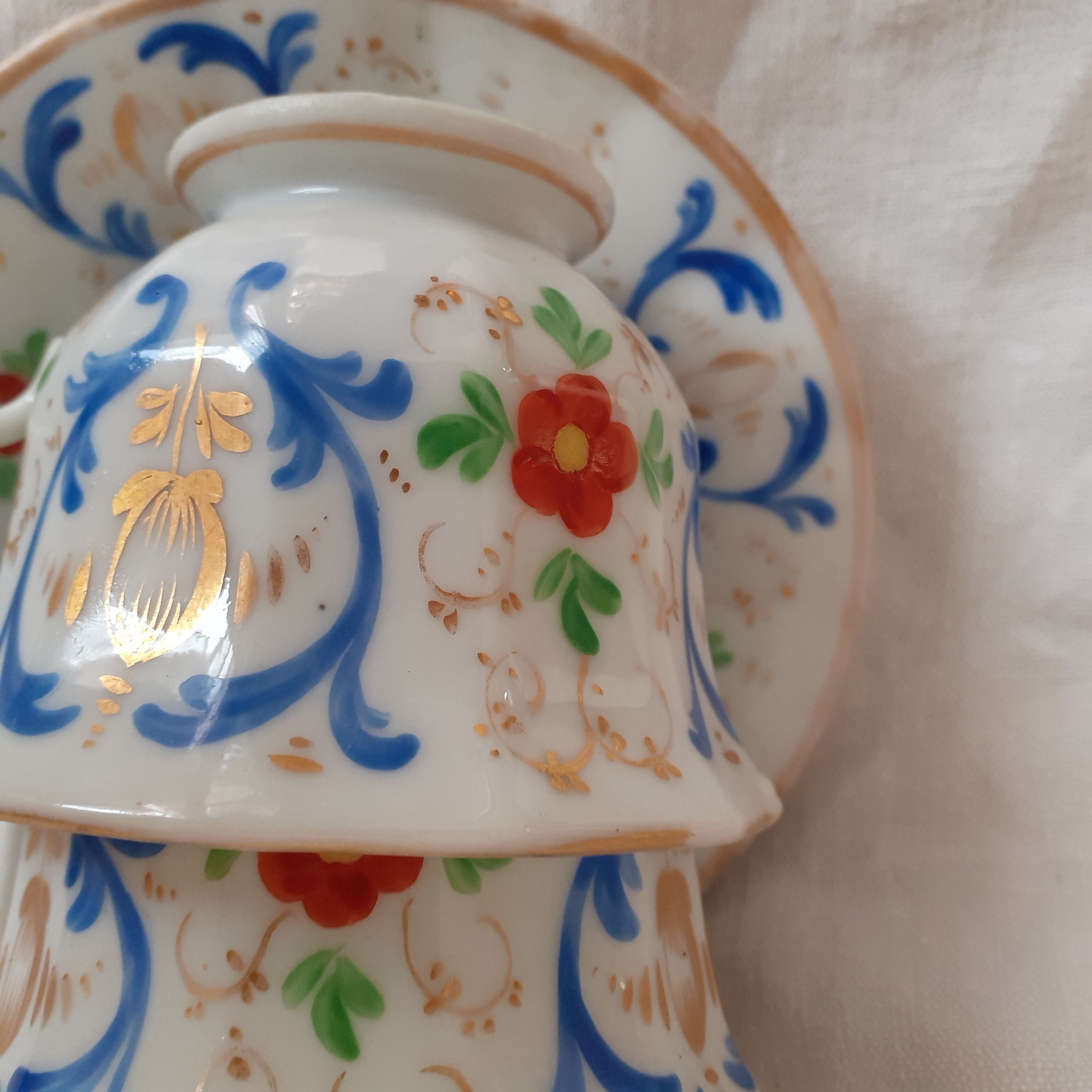 Duo of porcelain cups from 19th century Paris and hand-painted
