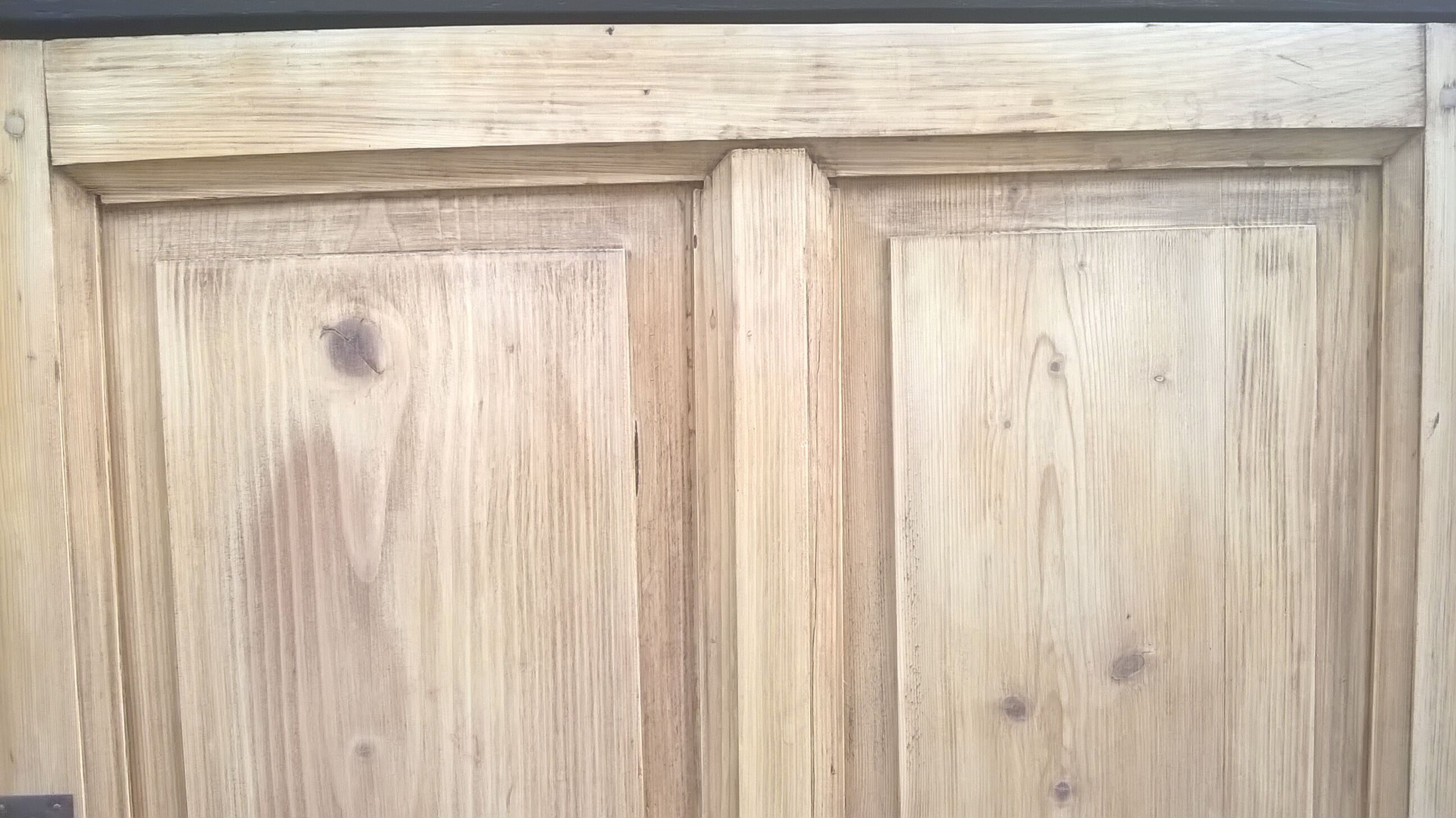 Cabinet patina black and green