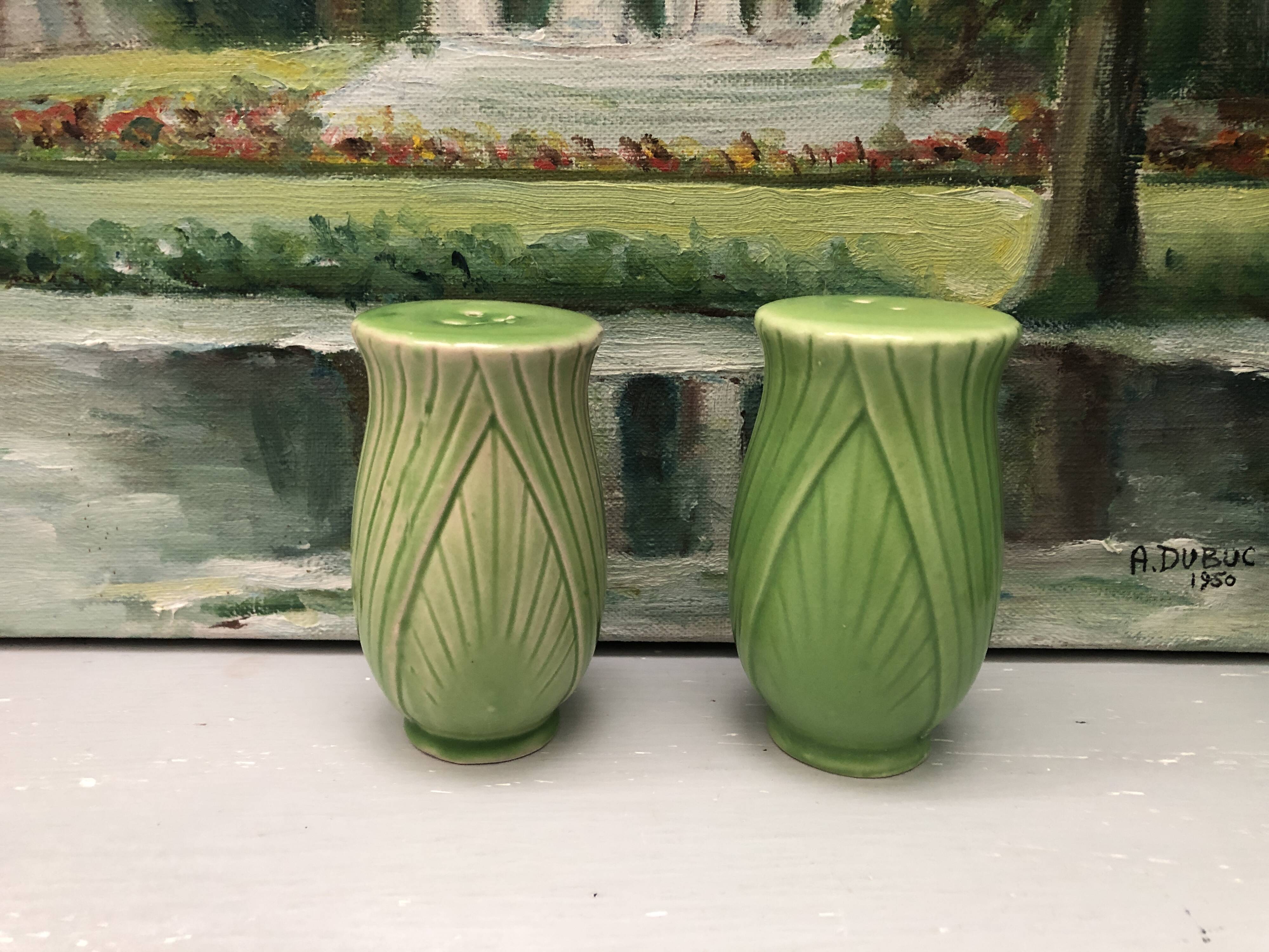 Duo salière poivrier en barbotine verte