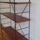 Etagère modulable sur pieds string métal et bois