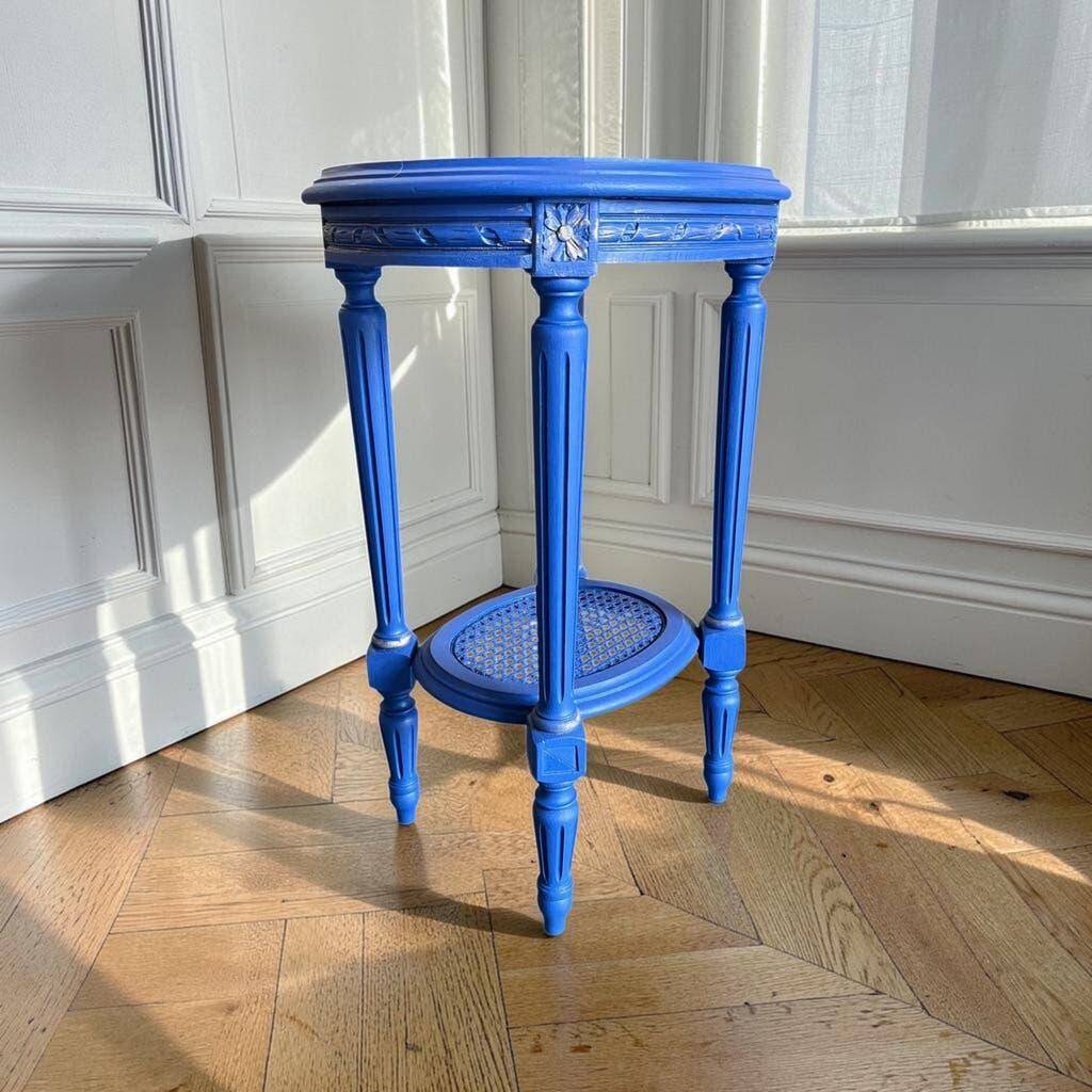 Table d'appoint ronde vintage en bois bleu / guéridon / support