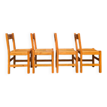 4 chaises en pin massif  Les Arcs