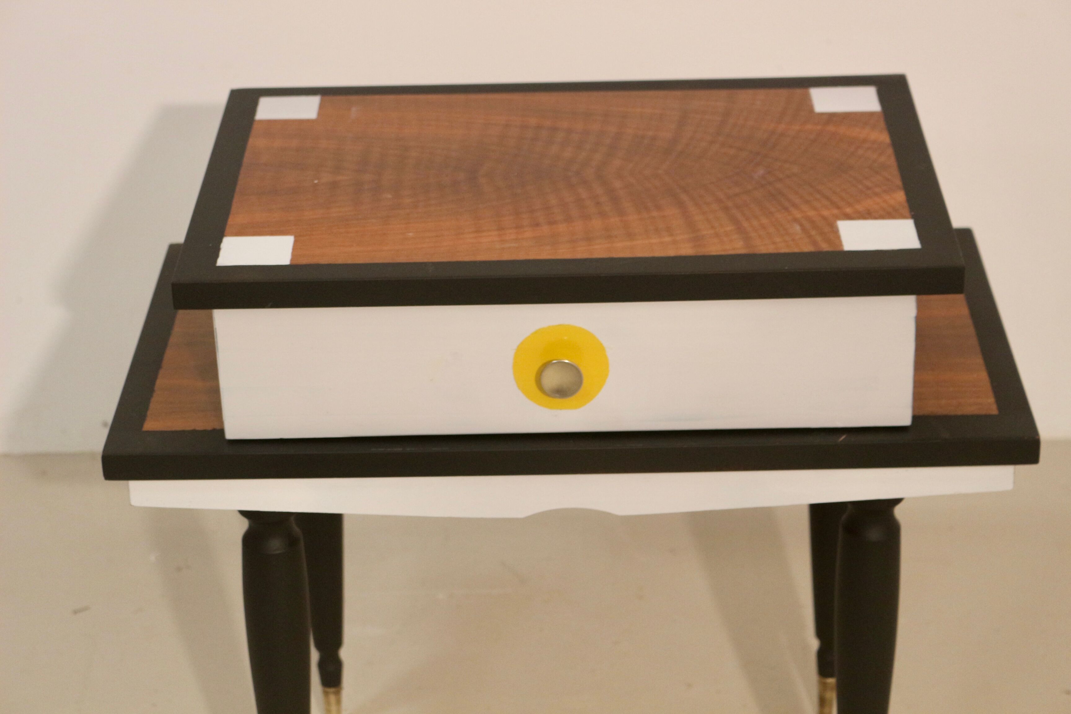 Side table vintage foot compass bis color