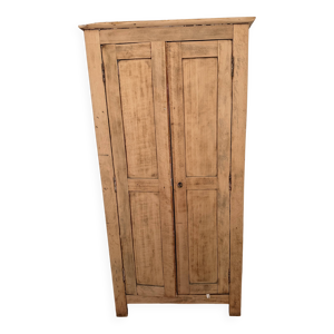 Armoire parisienne