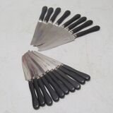Set of wooden knives