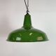 Lampe suspendue en émail vert industriel de Jackson Electrical Co., années 1960.
