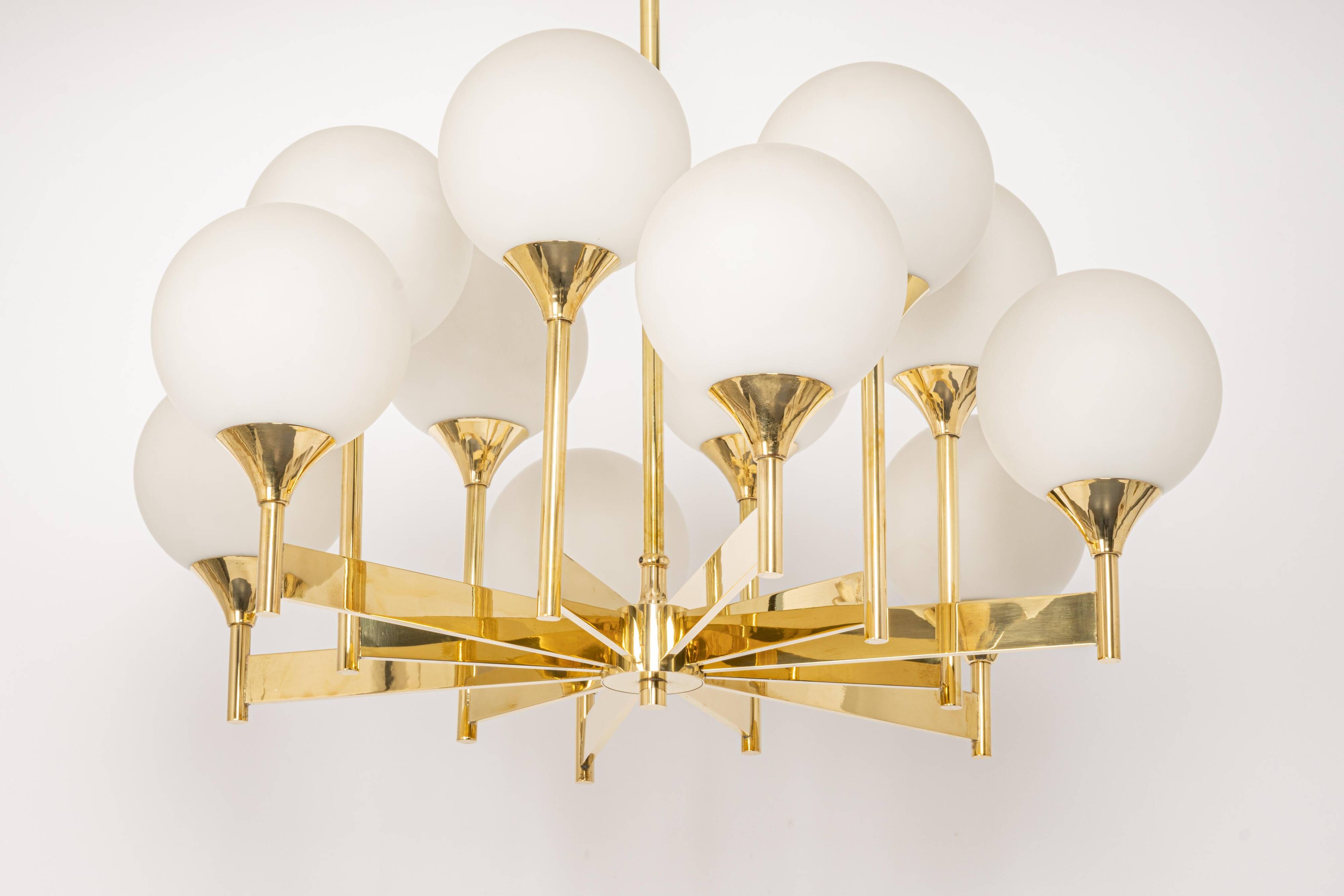Stunning Sputnik chandelier by Kaiser, Germany, 1970s.