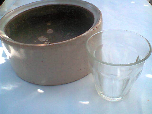 Trinket bowl in raku-yaki