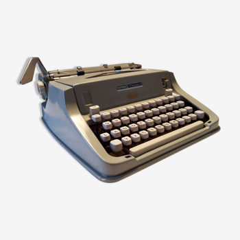 Typewriter hermes media 3