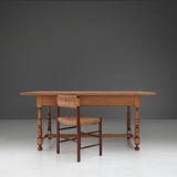 Table à manger en chêne belge du 20ème siècle