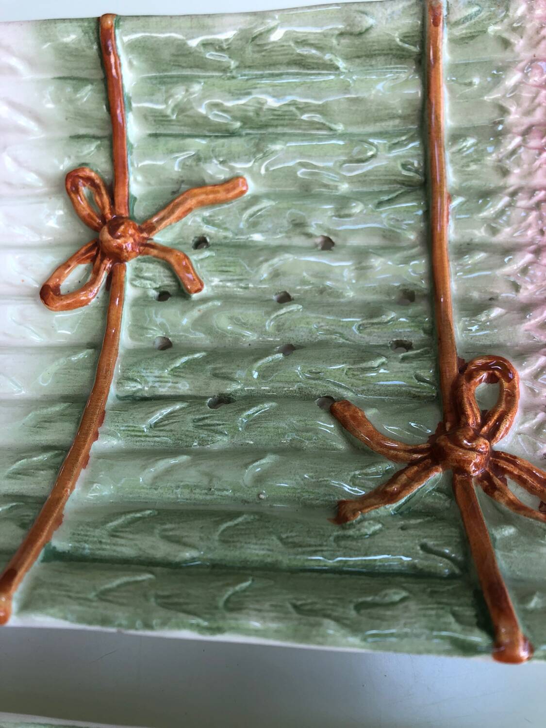 Old asparagus barbotine service