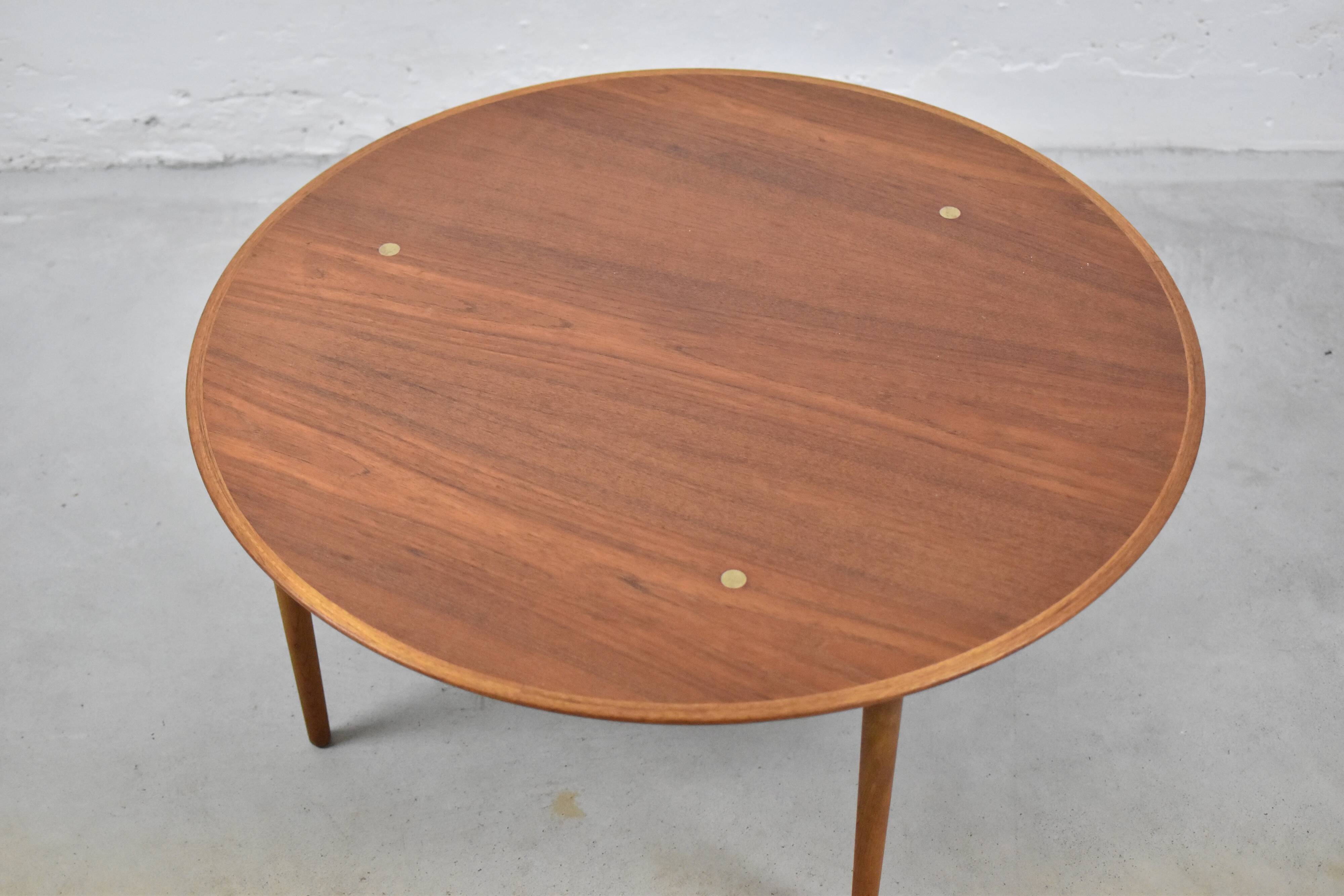 Lovely round coffee table from Denmark, 1950’s.