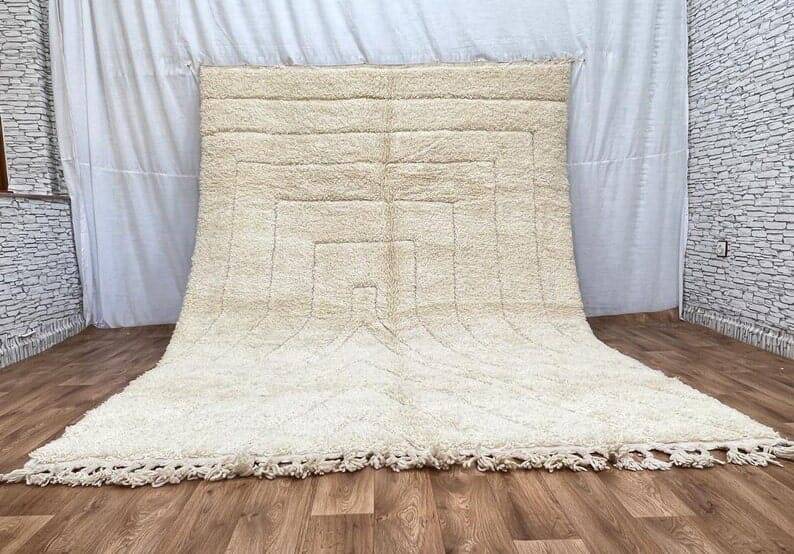 Handmade pure wool rug, size 1.5/2.5 m.