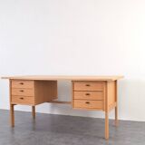 Bureau en chêne du milieu du siècle par Svend Åge Madsen pour Sigurd Hansen, années 1960.