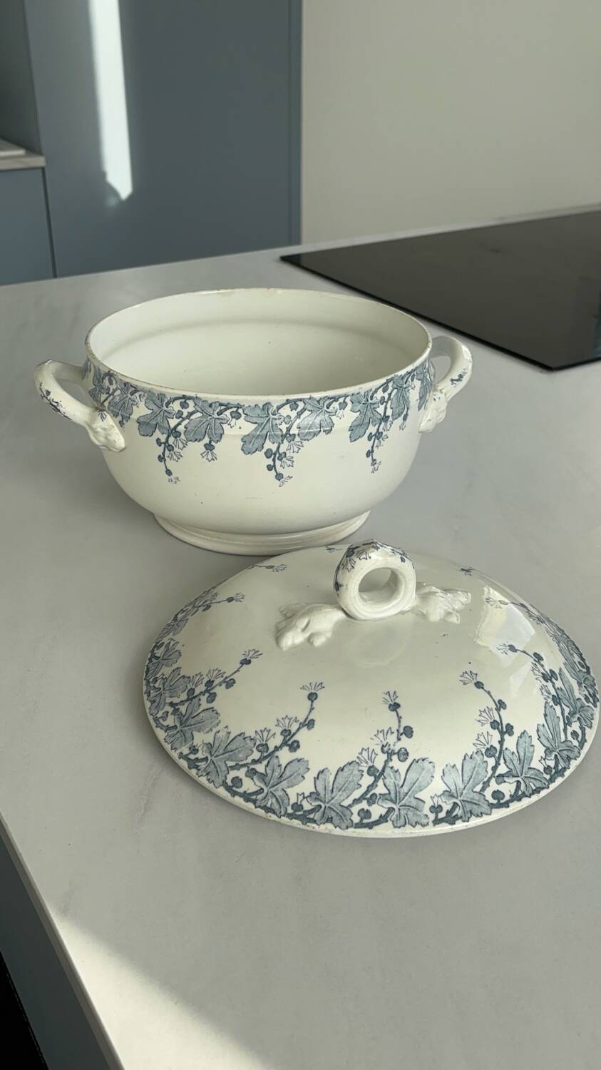 Lunéville Neva ironstone soup tureen – antique French earthenware decor