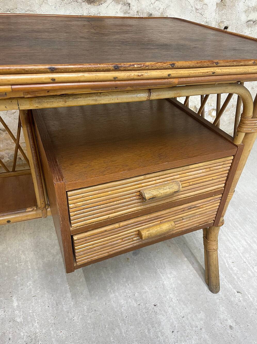 Bureau rotin