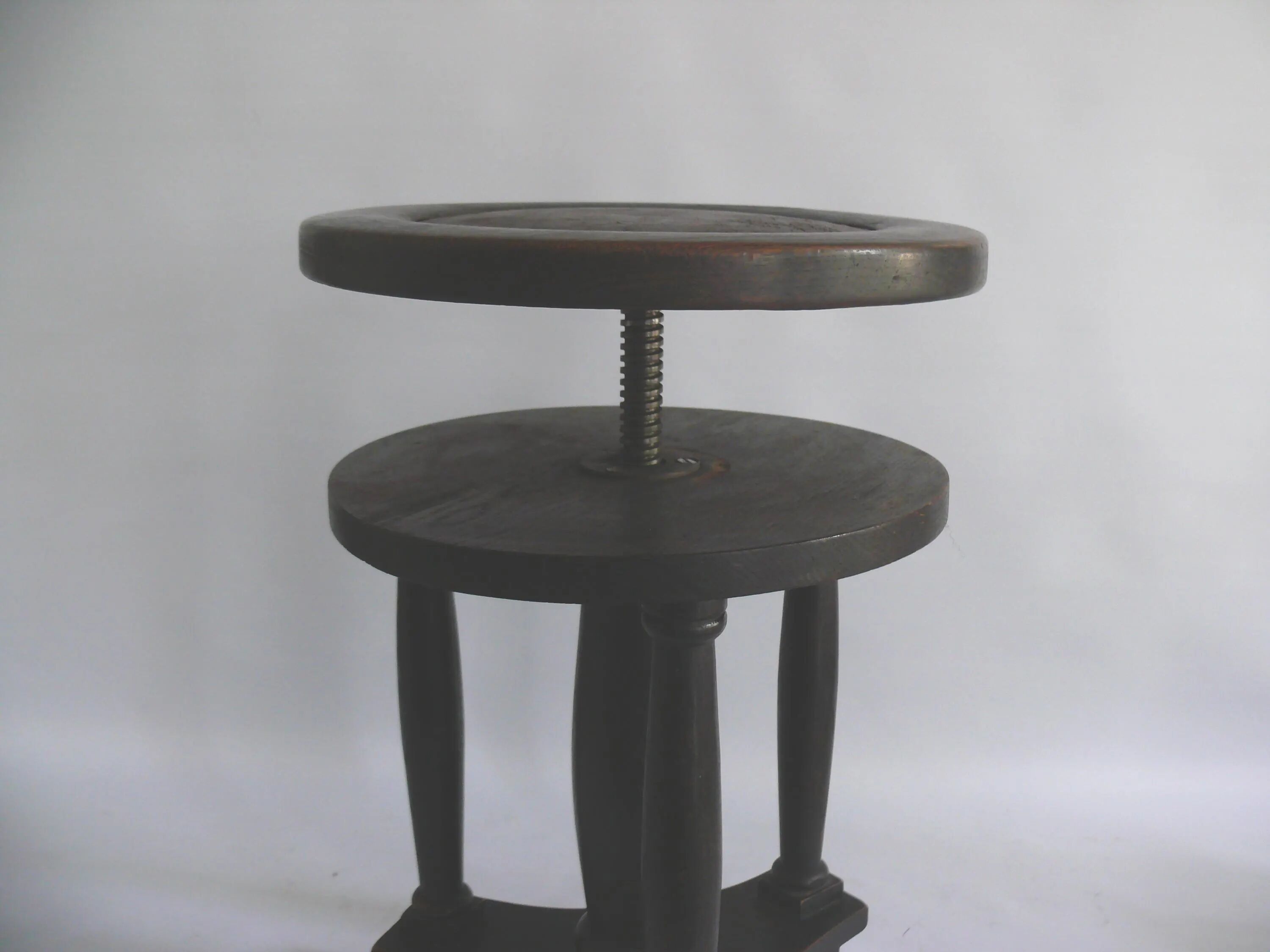 Solid piano stool - Germany, early 20th century