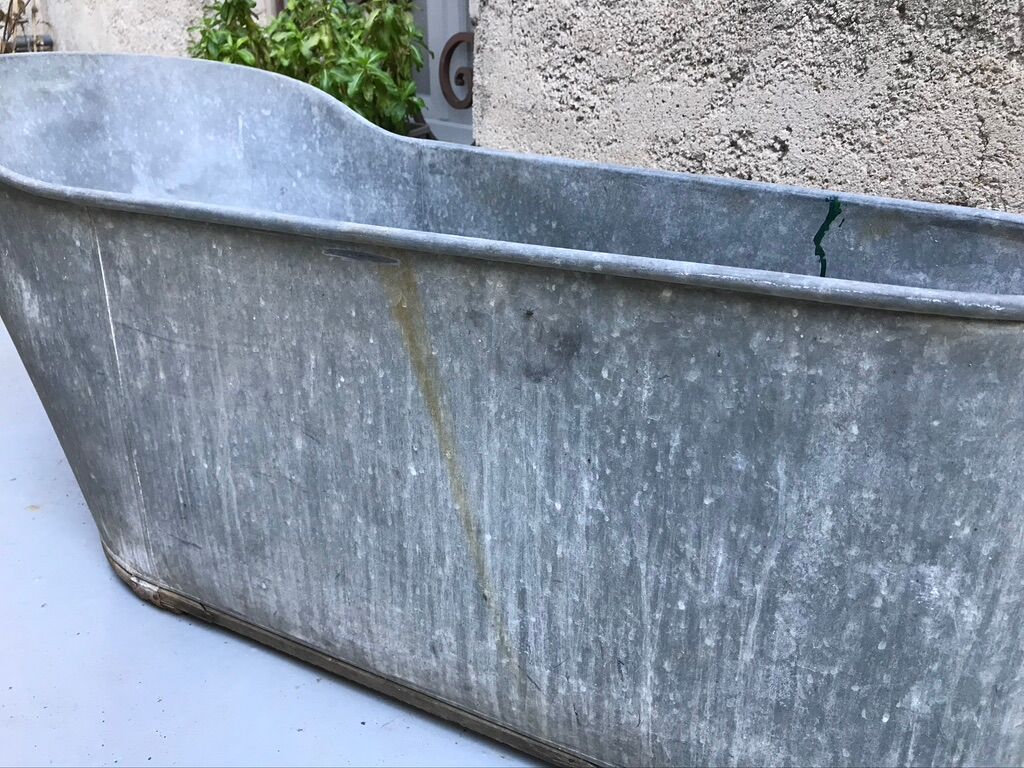 Zinc bathtub early XX