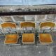 3 chaises d'opéra pliantes anciennes en velours doré et laiton