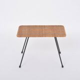 Ensemble de chaises en rotin italien du milieu du siècle avec table d'appoint et porte-revues