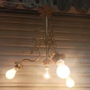 Antique 19th-century chandelier with 4 lights in gilded bronze, Napoleon III style - in working condition.
