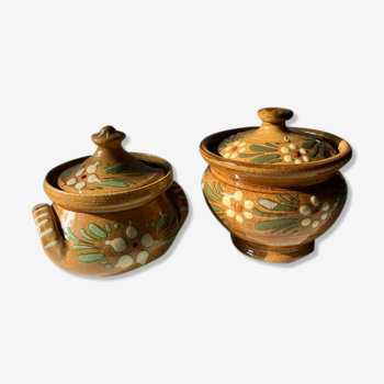 Duo of Provençal pots