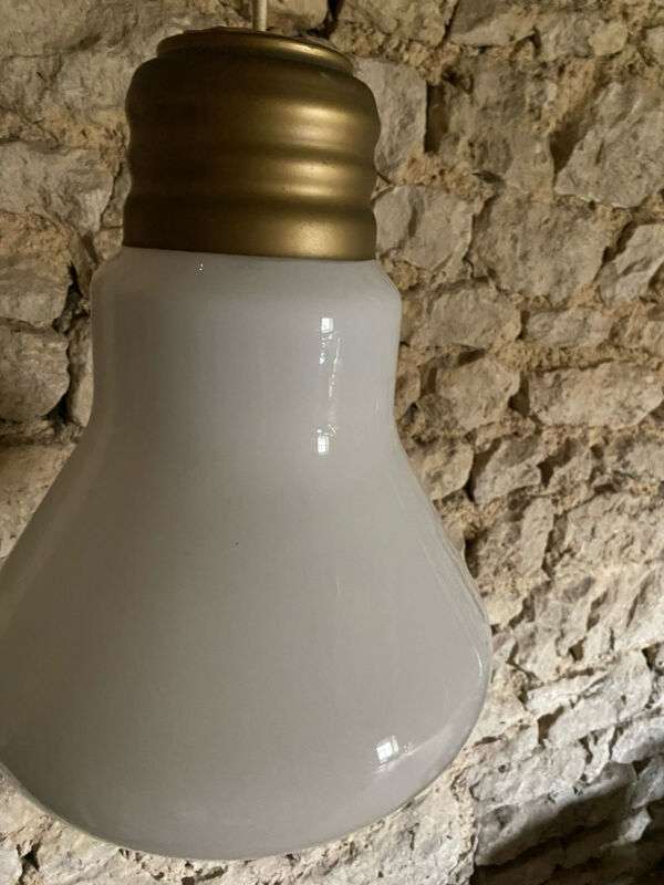 Suspension ampoule