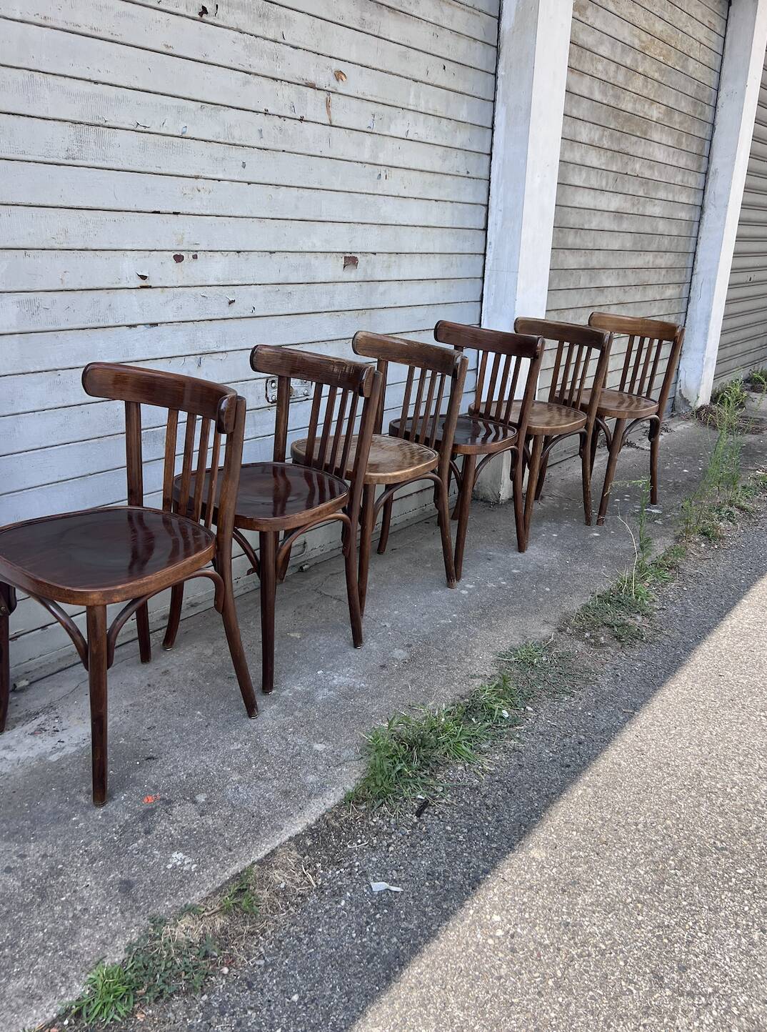 (Lot) 6 wooden bistro chairs