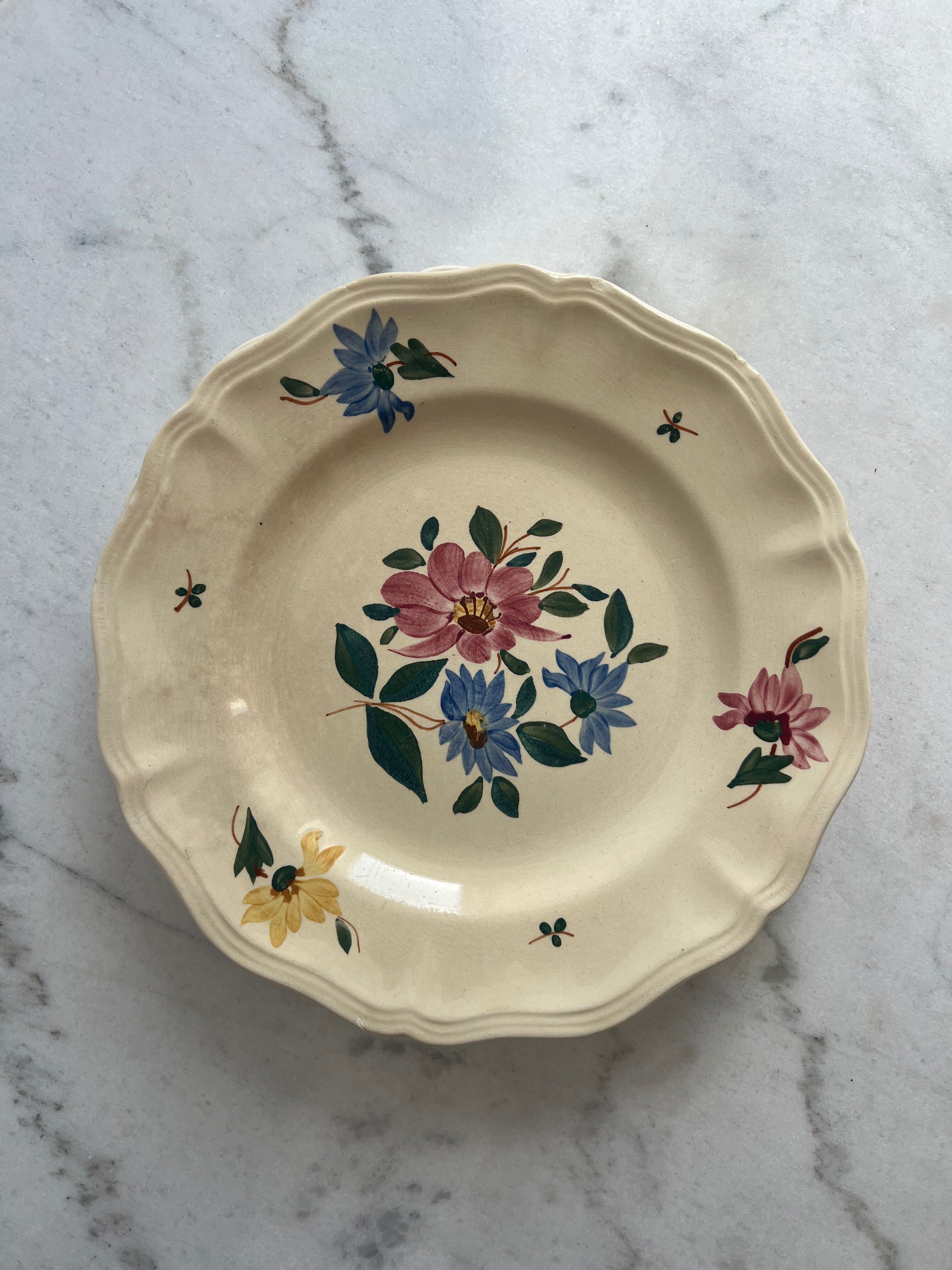 Set of 8 flat plates Sarreguemines and Digoin