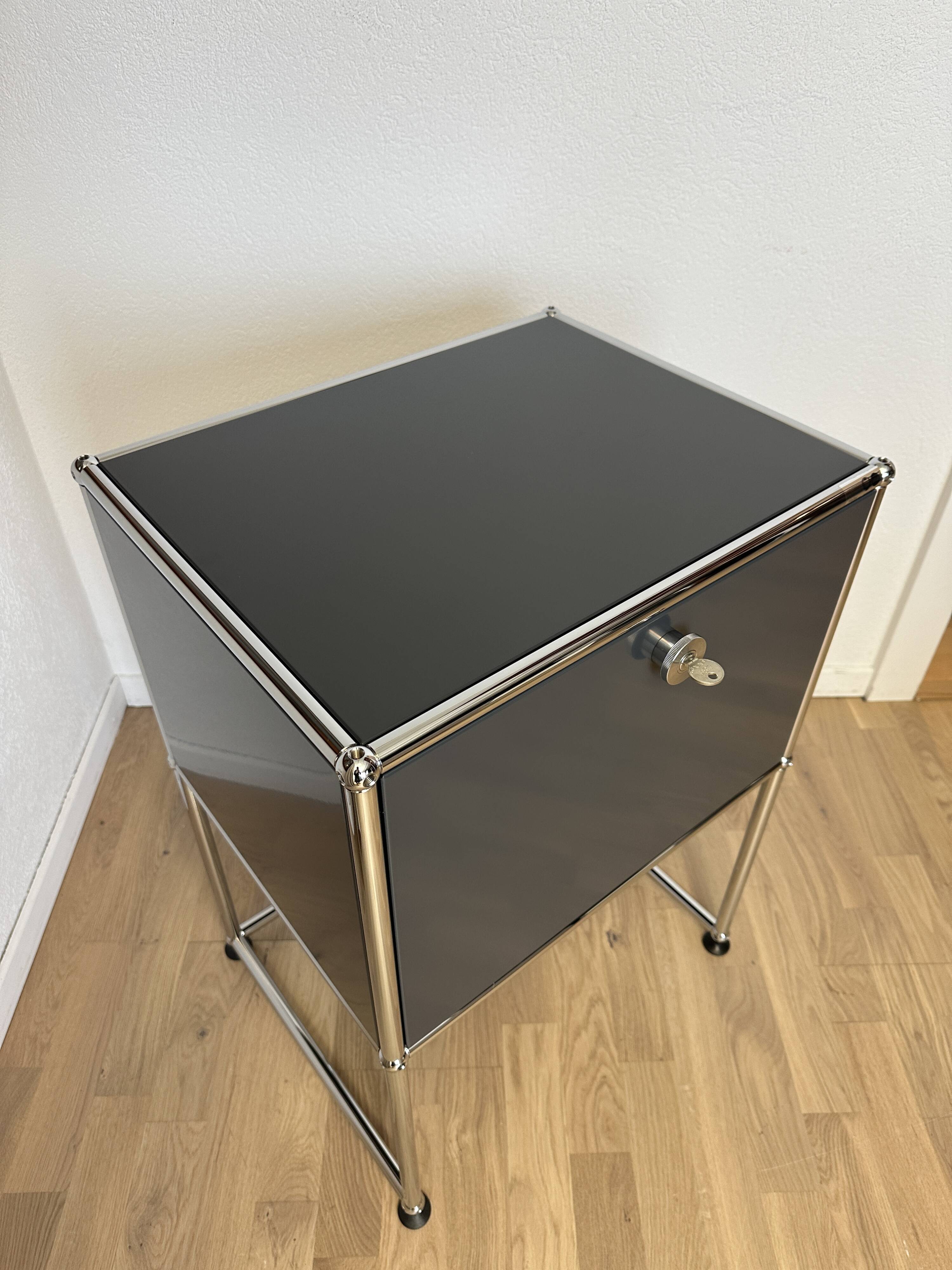 USM Haller side table in Anthracite Grey