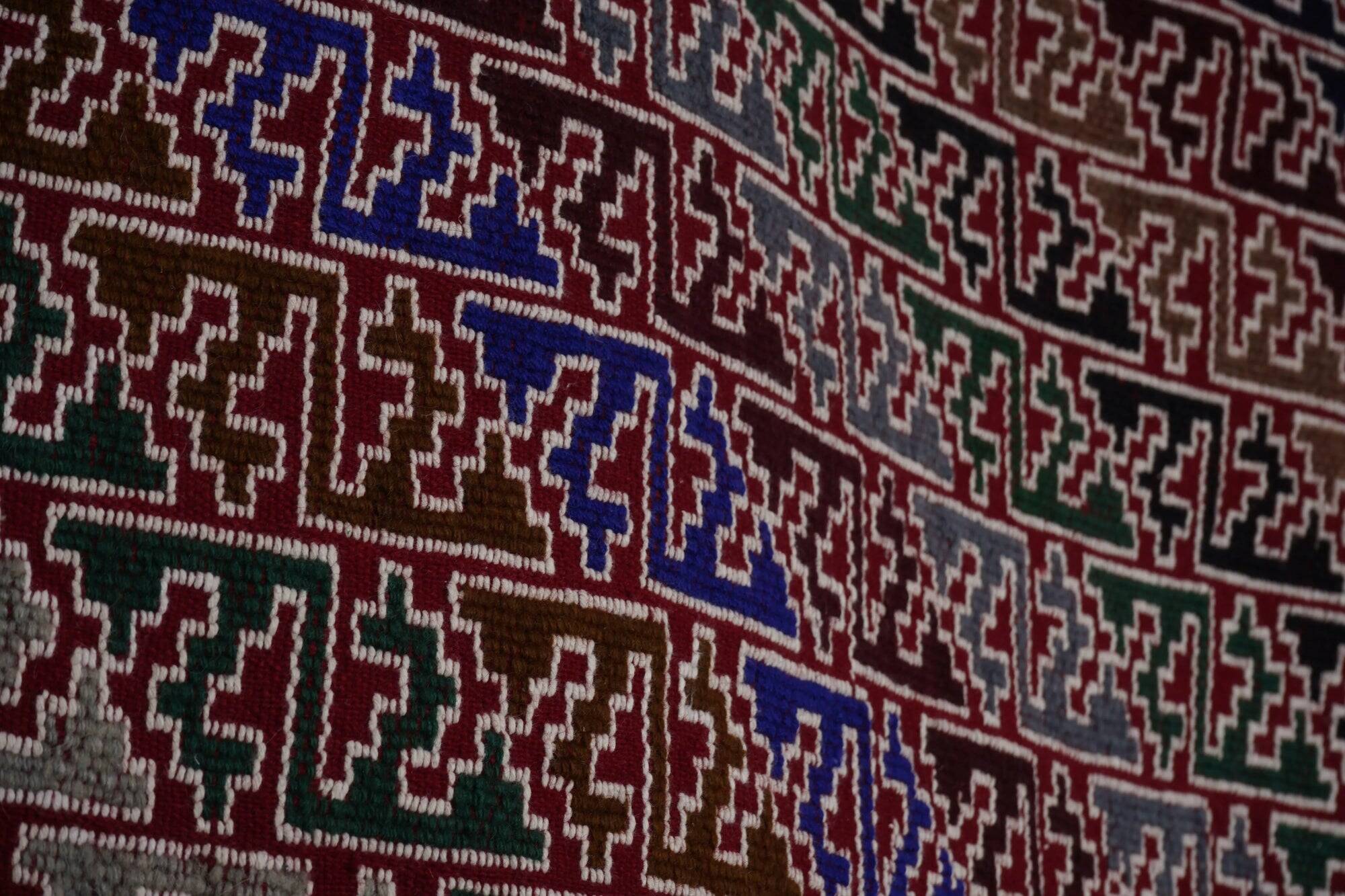 Vintage Turkish kilim, handwoven, 166x240 cm.