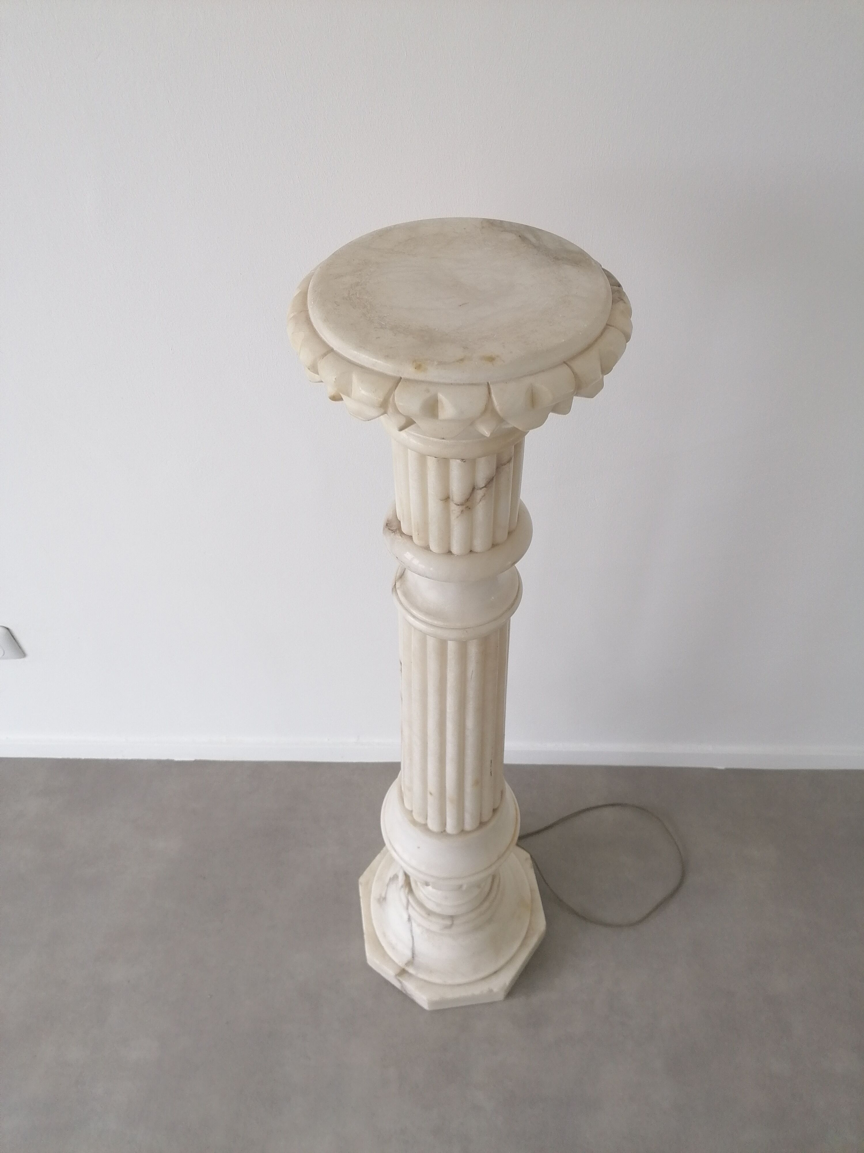 Marble, albatric column 1950