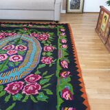 Floral handwoven green and fuchsia rug, made in wool, bohemian design 170x232cm